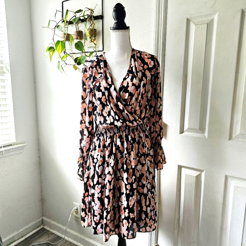 ECI New York dress size M long sleeve print flowy faux wrap elastic waist